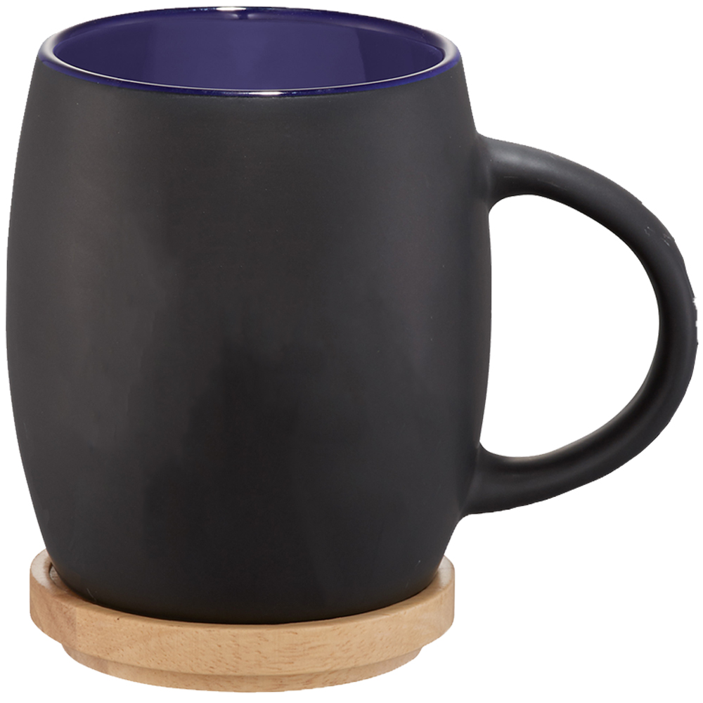 https://belusaweb.s3.amazonaws.com/product-images/designlab/14-oz-hearth-ceramic-mug-with-wood-lid-coasters-le162540-black-blue-trim1561364019.jpg